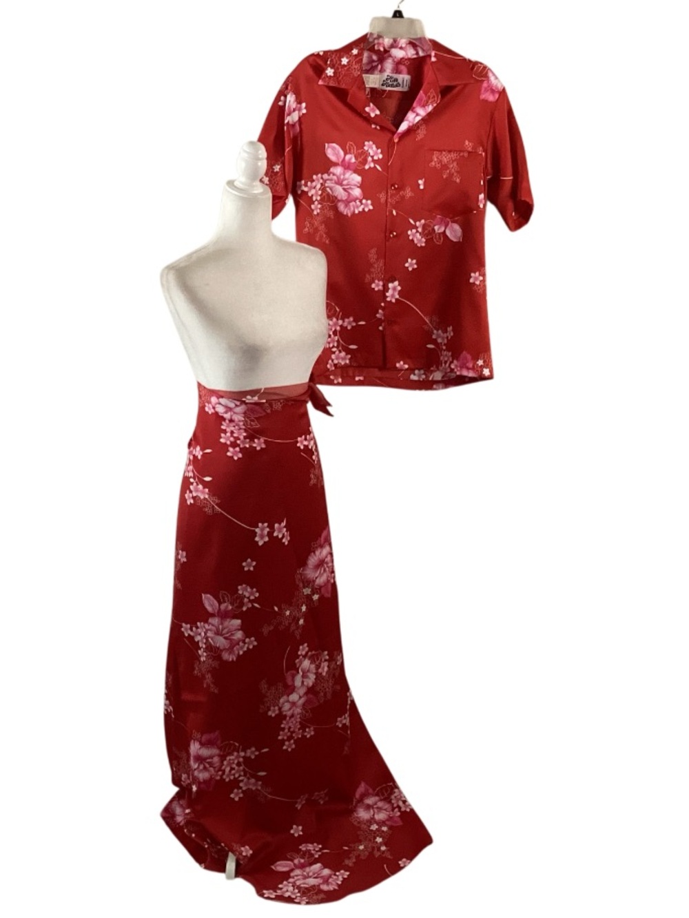 Hilo Hattie’s Hawaii 1970s Vintage 2 Piece Shirt and Maxi Skirt Medium Rare